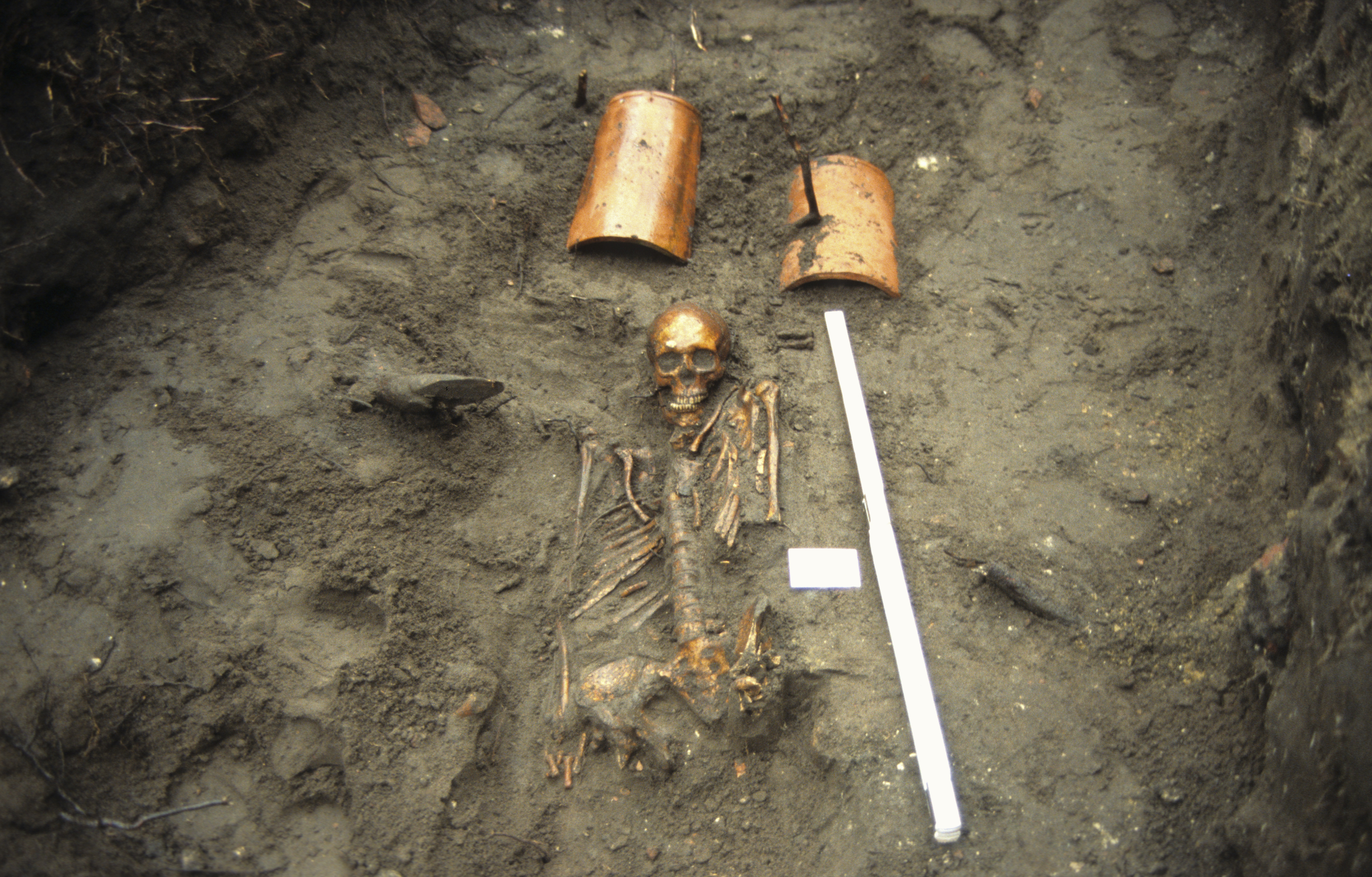 Opgraving Hofje Armen de Pot - begraafplaats bij de Rochuskapel